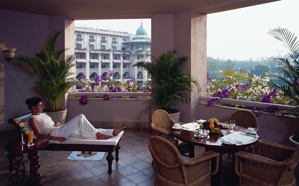 The Leela Palace Bengaluru Exterior photo