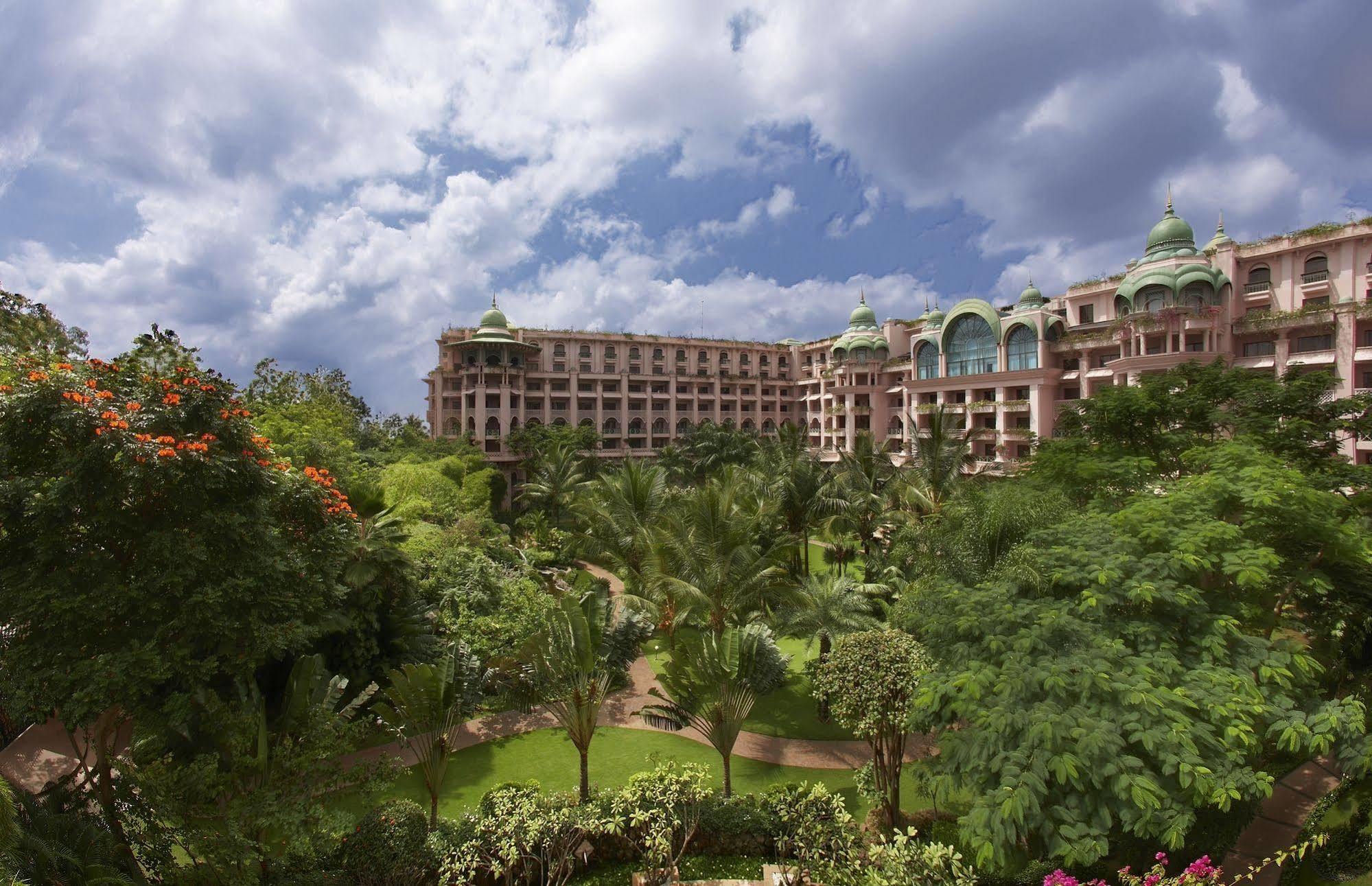 The Leela Palace Bengaluru Exterior photo