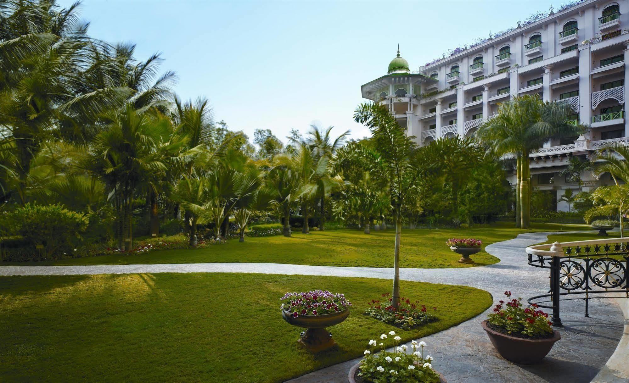 The Leela Palace Bengaluru Exterior photo